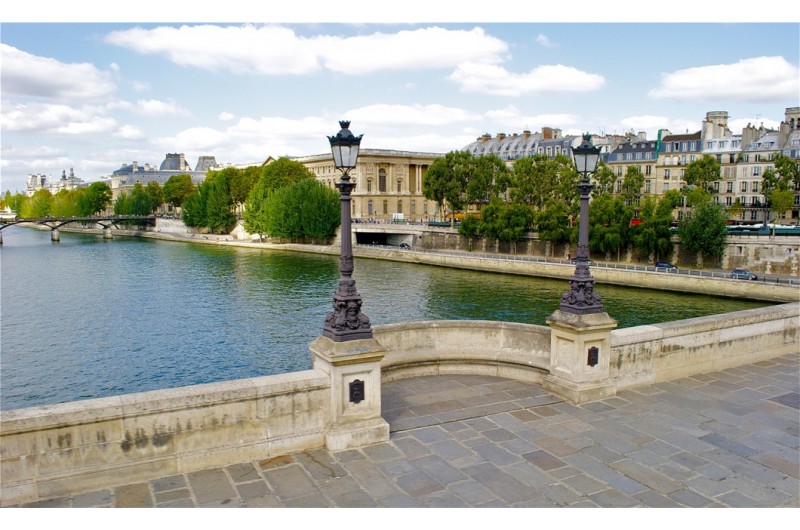 Pont neuf in Paris - The admission is free of cost