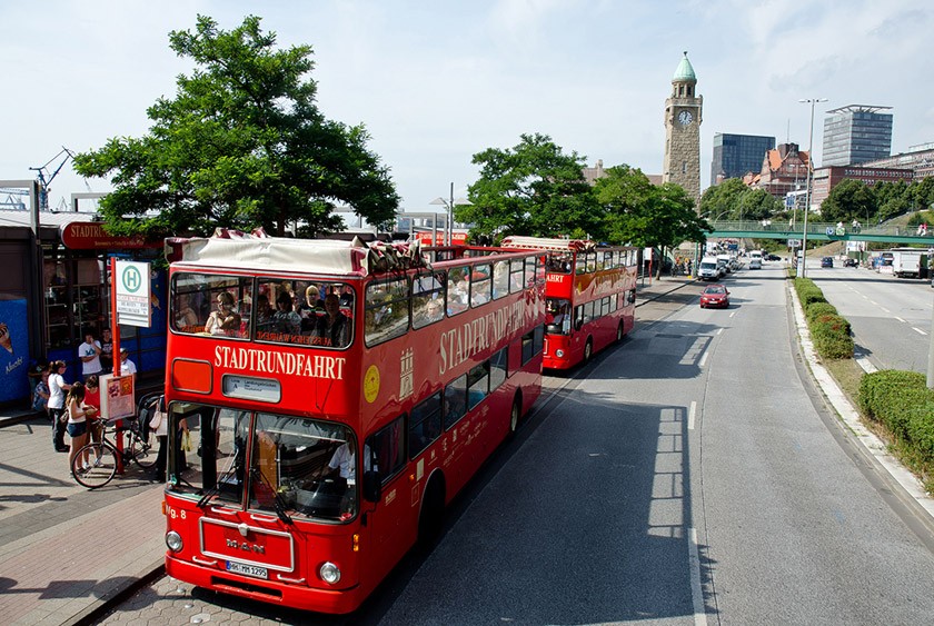 Hop on Hop off Bus tour - discover Hamburg by the red sightseeing bus