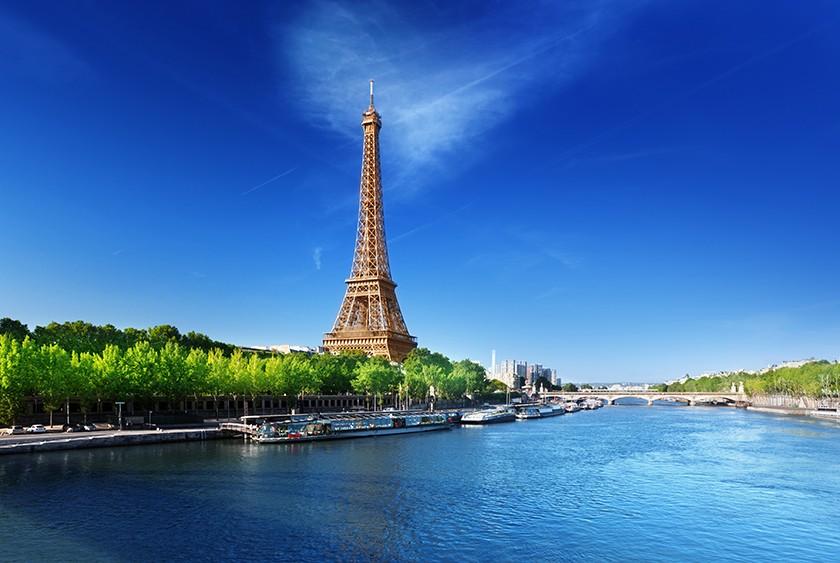 Eiffel Tower Guided Tour with Fast track access to the 2nd Floor (optional)