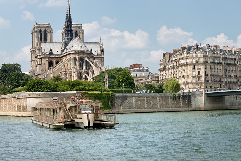 Seine River Cruise, start at Eiffel Tower