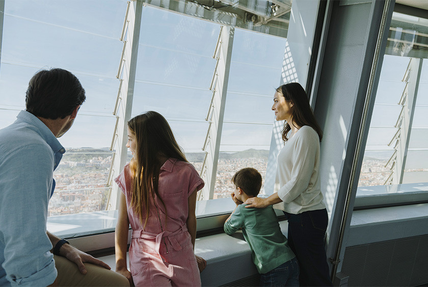 Mirador Torre Glòries: Die futuristische Ikone Barcelonas