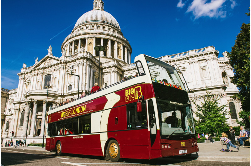 Hop-on-hop-off bus tour London