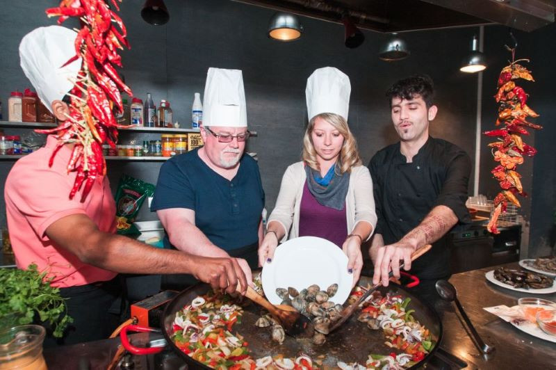 Paella cooking class and boqueria market