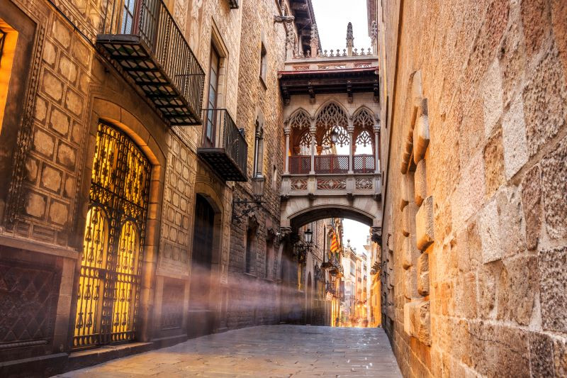 Guided tour through Barcelona’s Gothic city centre