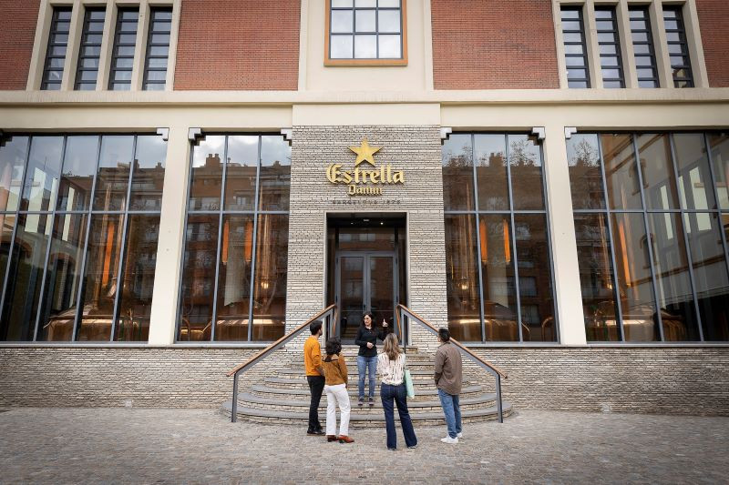Guided tour & beer tasting in the historic Estrella Damm brewery 