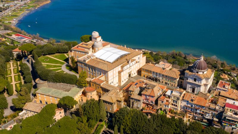 Discount: Castel Gandolfo: Papal Apartments, Secret Gardens and Pontifical Villas Gardens by minibus