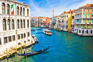 1693830352_Canale-Grande01-Depositphotos-1007618-©-sailorr.jpg